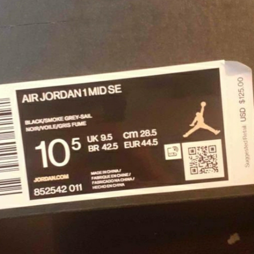 Sold jordan 1 mid - Picture 5 of 11